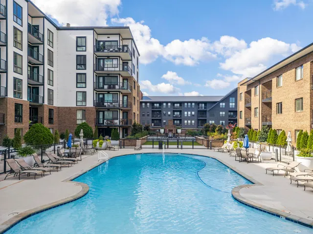 $790,000 | 200 Manufacturers Road, Unit 348, Chattanooga, TN 37405