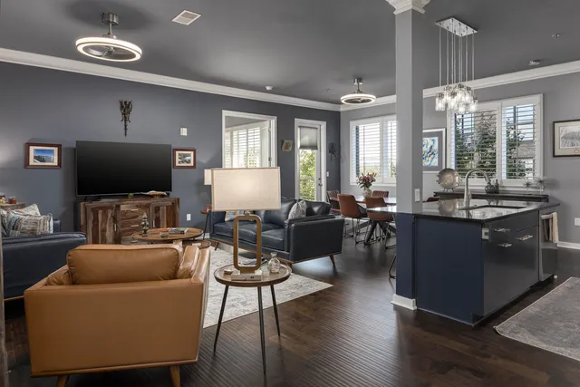 $790,000 | 200 Manufacturers Road, Unit 348, Chattanooga, TN 37405