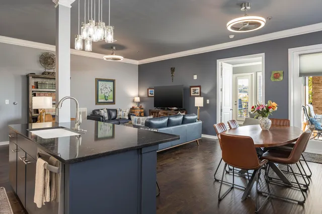 $790,000 | 200 Manufacturers Road, Unit 348, Chattanooga, TN 37405