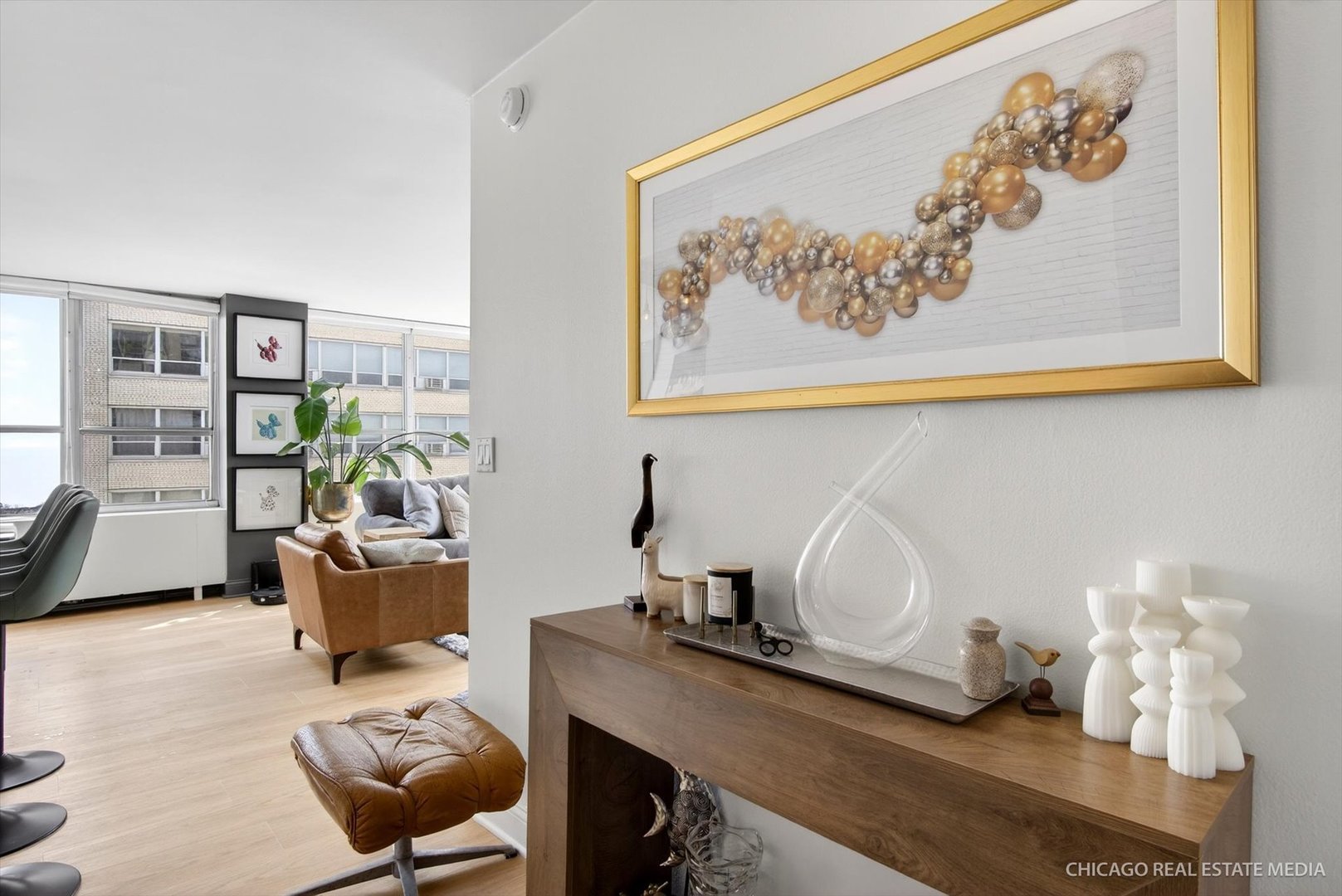 655 West Irving Park Road, Unit 1101 Chicago, IL 60613 - Photo 4 of 26 a workspace with furniture and window