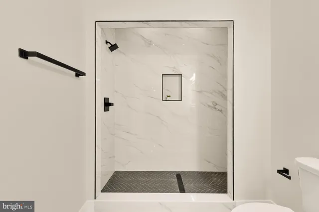 $1,549,900 | 1631 G Street Southeast, Washington, DC 20003