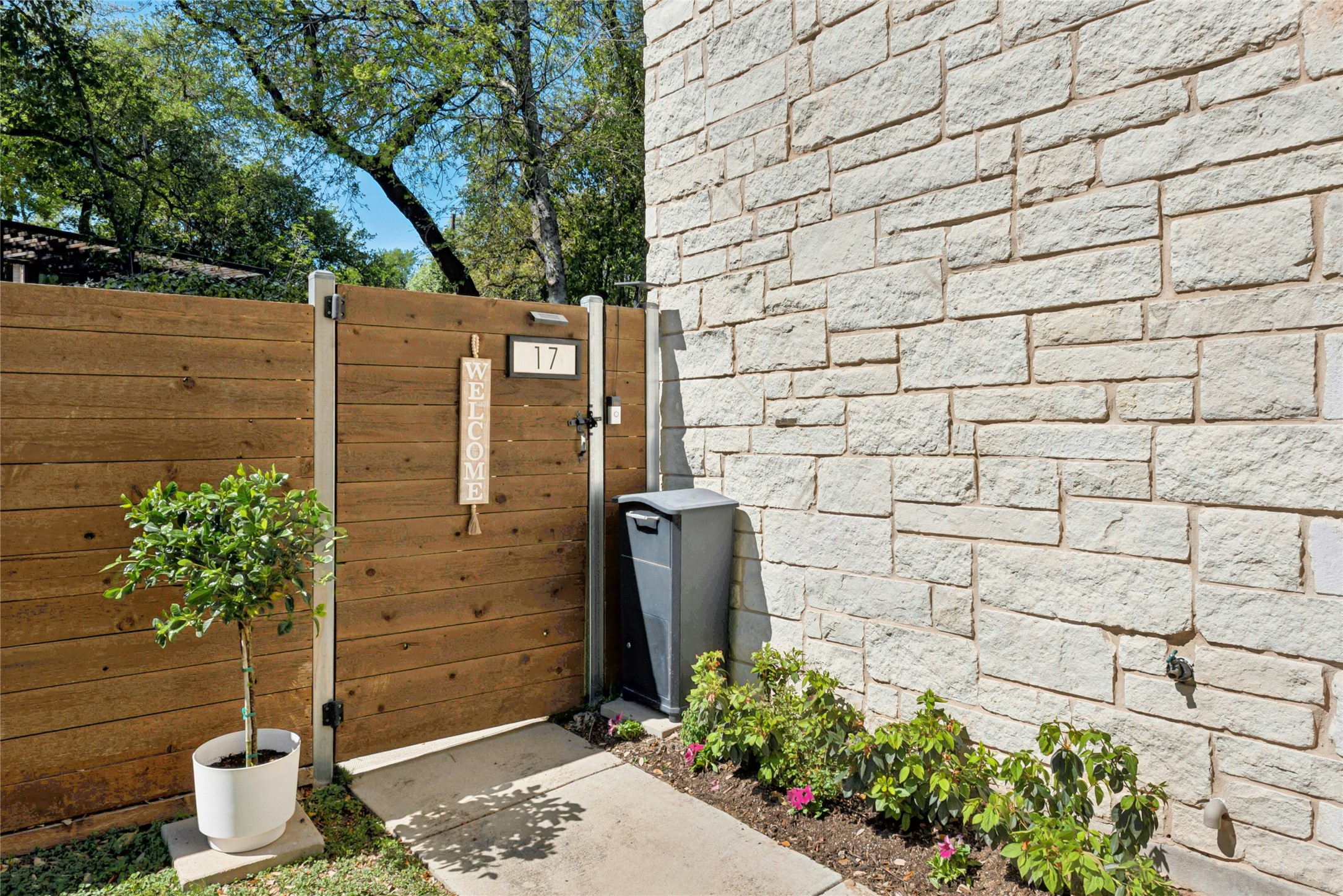 404 West Alpine Road, Unit 17 Austin, TX 78704 - Photo 3 of 35