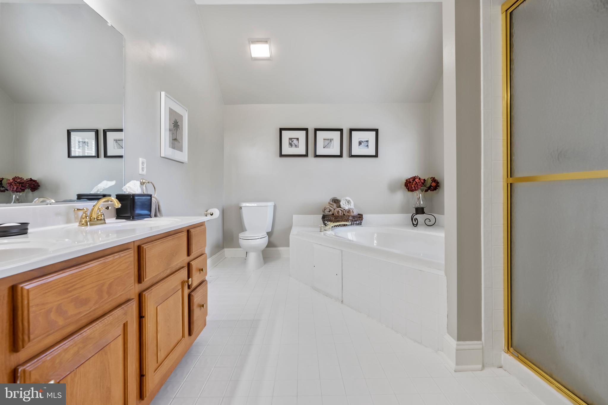 1843 Huntsman Lane West Chester, PA 19382 - Photo 44 of 78 2nd Primary Bath