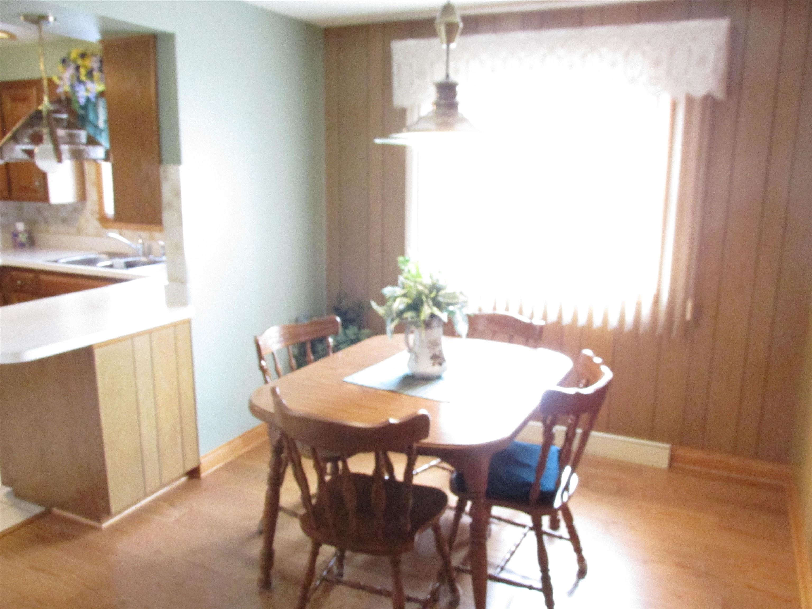 1011 East Lindbergh Street Appleton, WI 54911 - Photo 6 of 26