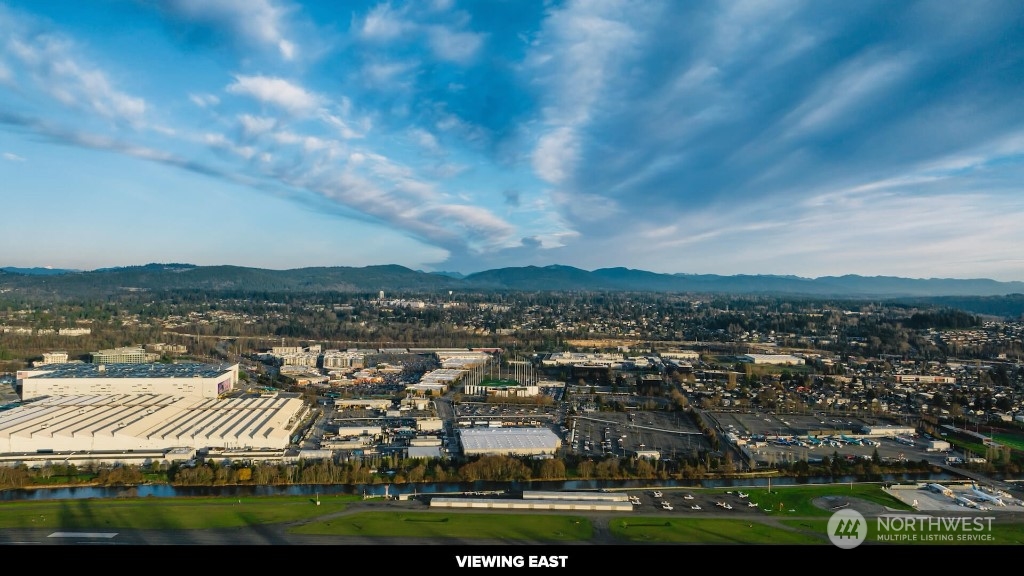 672 Lind Avenue Northwest Renton, WA 98057 - Photo 14 of 25 a view of a city