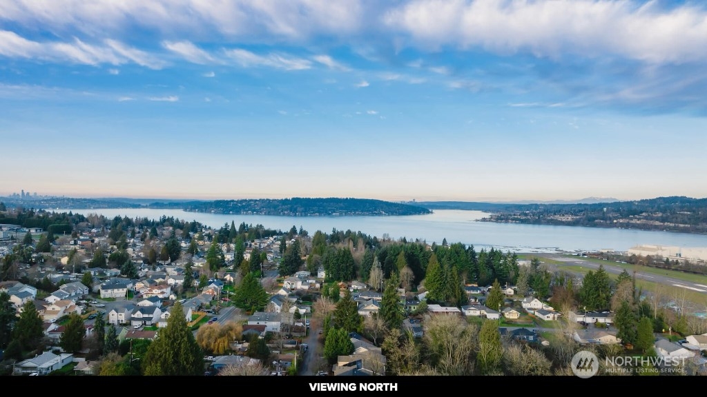 672 Lind Avenue Northwest Renton, WA 98057 - Photo 8 of 25 a view of a city