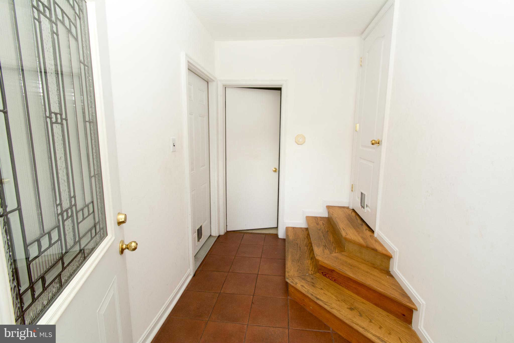 5903 Joe Road Deale, MD 20751 - Photo 2 of 28 Interior (General)
