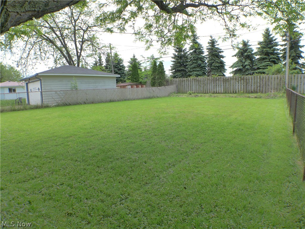 19315 Homeway Road Cleveland, OH 44135 - Photo 4 of 29