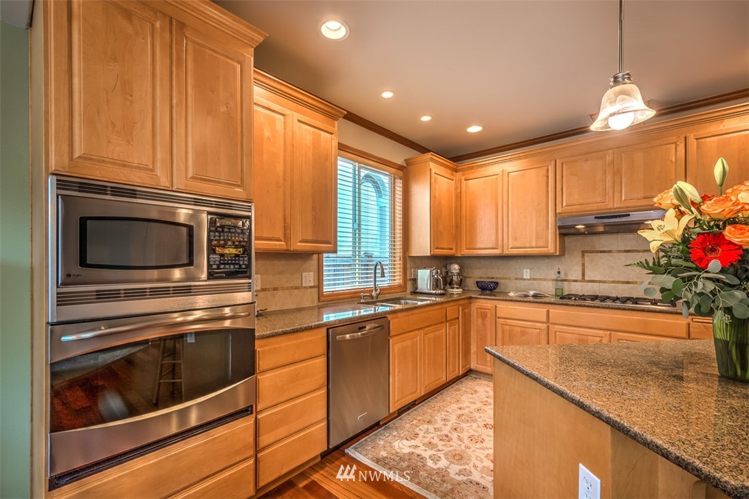 21219 37th Avenue Southeast Bothell, WA 98021 - Photo 6 of 25