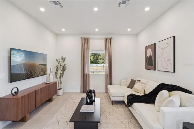 $358,400 | 455 Skyfield Court, Weirsdale, FL 32195