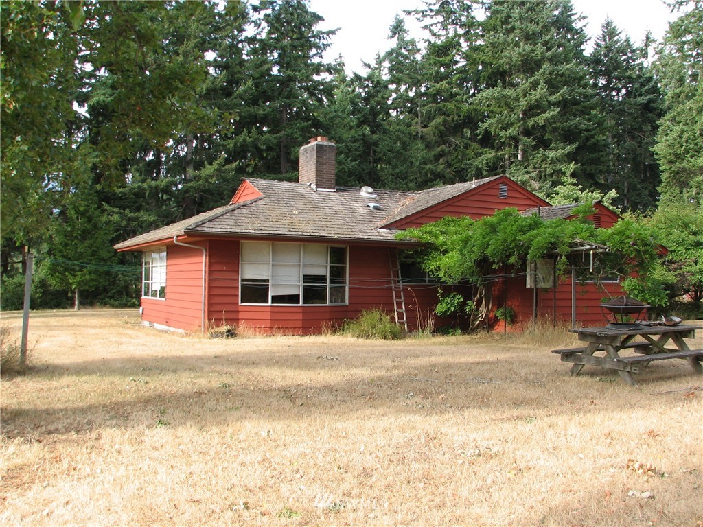 5834 Bayview Road Clinton, WA 98236 - Photo 2 of 25 Gallery Image 2