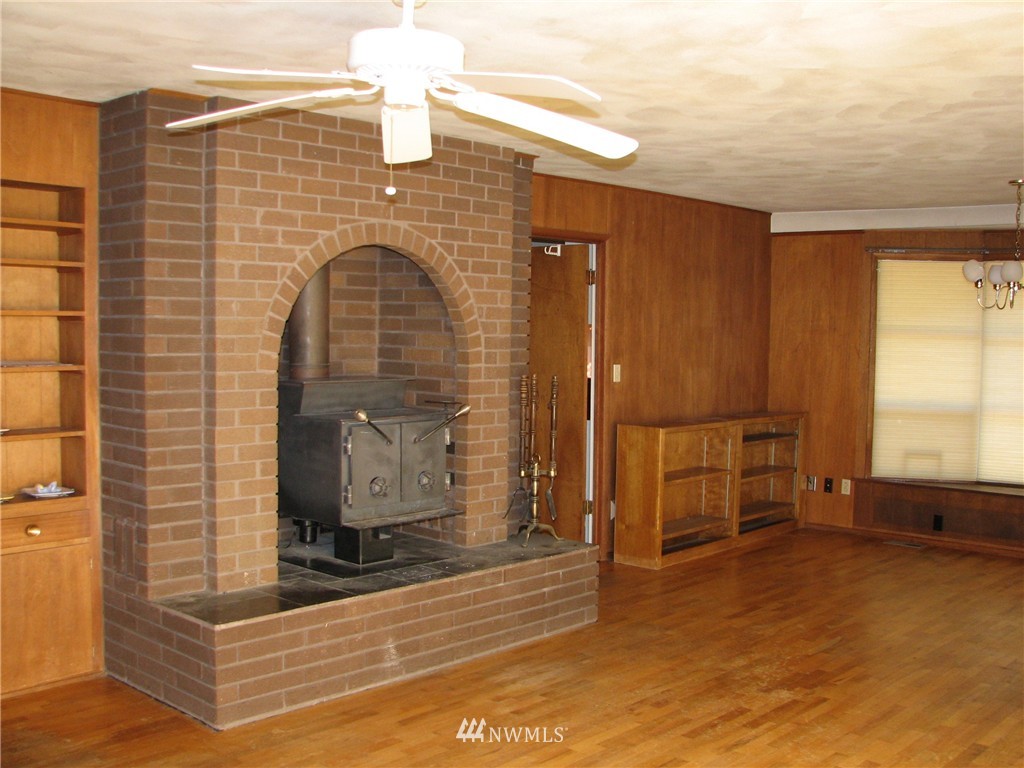 5834 Bayview Road Clinton, WA 98236 - Photo 3 of 25 Gallery Image 3