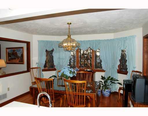 1039 Rimrock Road Greensburg, PA 15601 - Photo 7 of 16 Kitchen. DINING AREA