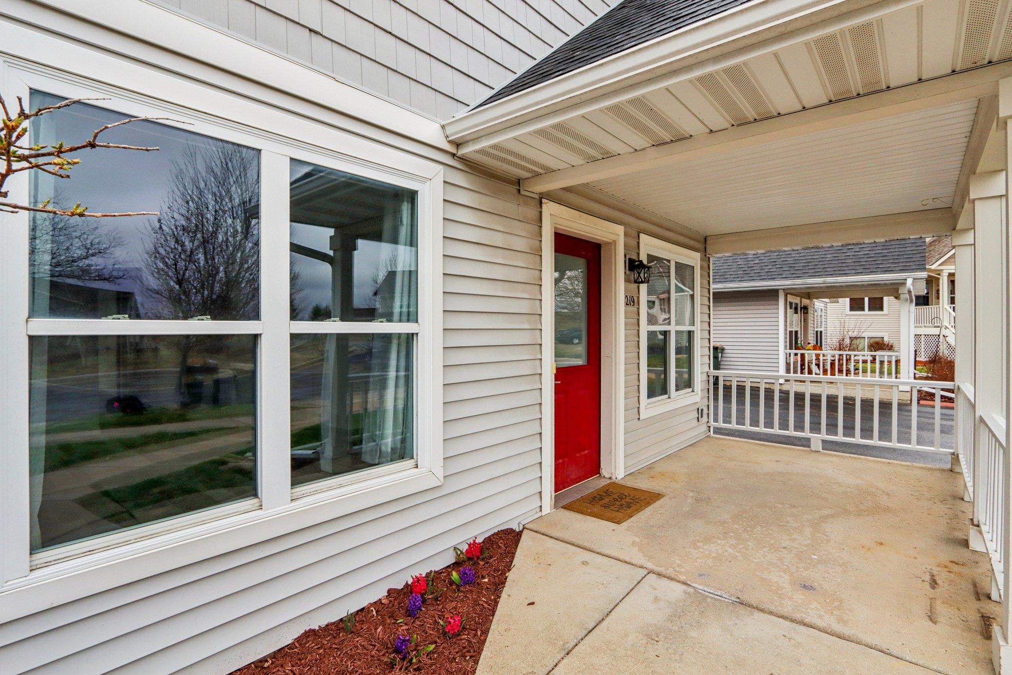 219 Larkspur Court Sun Prairie, WI 53590 - Photo 4 of 25