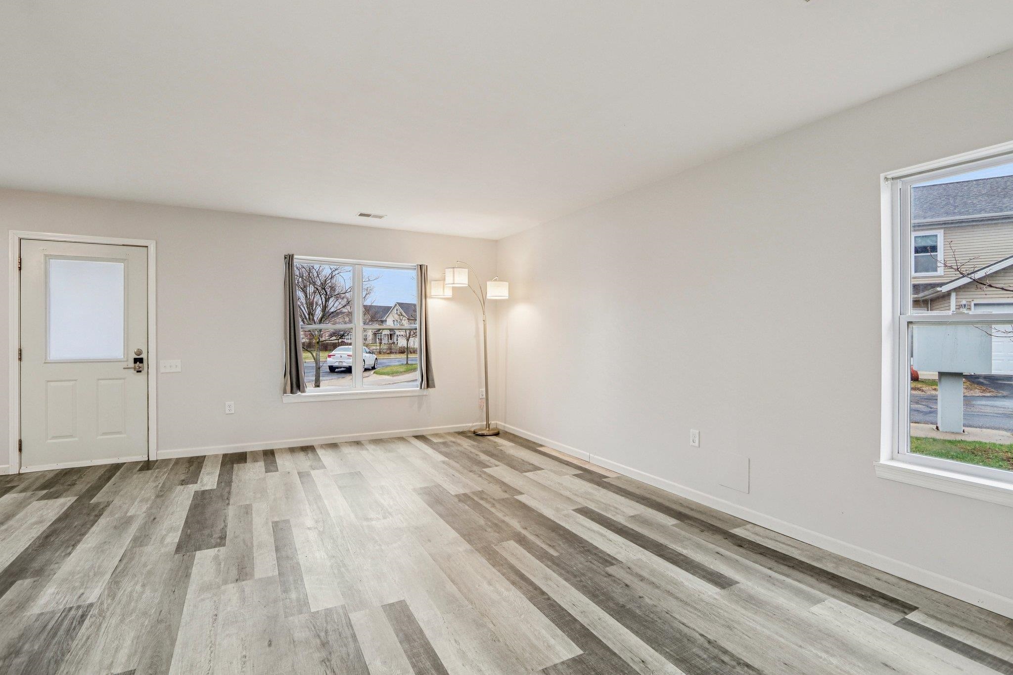 219 Larkspur Court Sun Prairie, WI 53590 - Photo 6 of 25