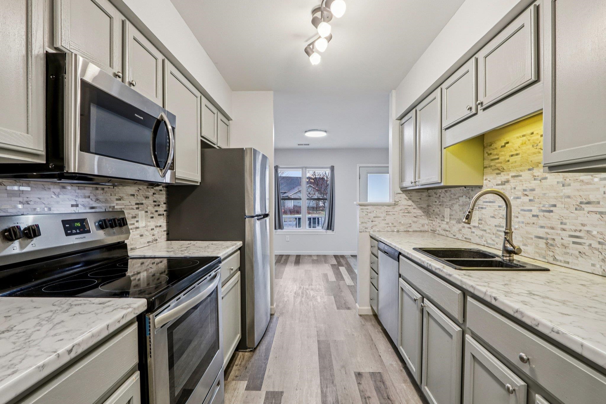 219 Larkspur Court Sun Prairie, WI 53590 - Photo 10 of 25