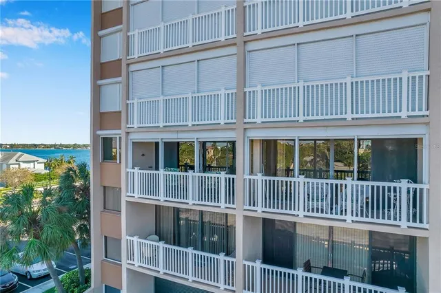 $2,500 | 500 Treasure Island Causeway, Unit 406, Treasure Island, FL 33706