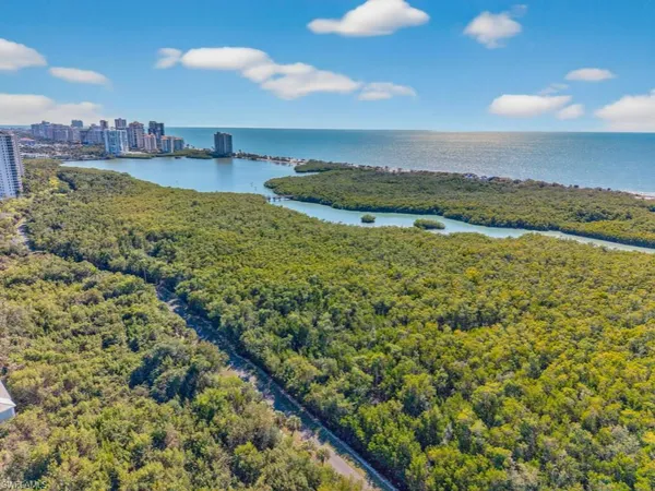 $895,000 | 6001 Pelican Bay Boulevard, Unit 503, Naples, FL 34108