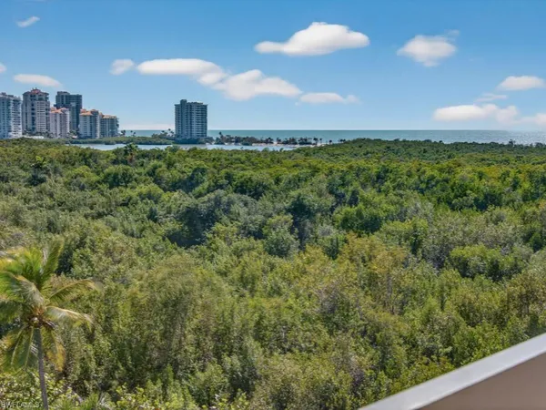 $895,000 | 6001 Pelican Bay Boulevard, Unit 503, Naples, FL 34108