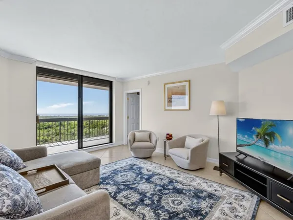 $895,000 | 6001 Pelican Bay Boulevard, Unit 503, Naples, FL 34108