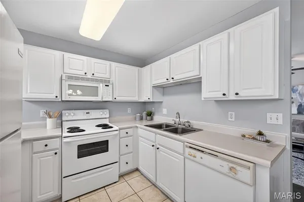 $159,900 | 420 Benton Drive, Unit G, St. Peters, MO 63376