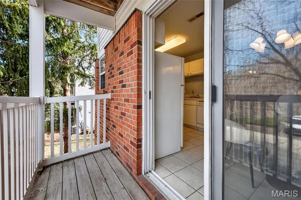 $159,900 | 420 Benton Drive, Unit G, St. Peters, MO 63376