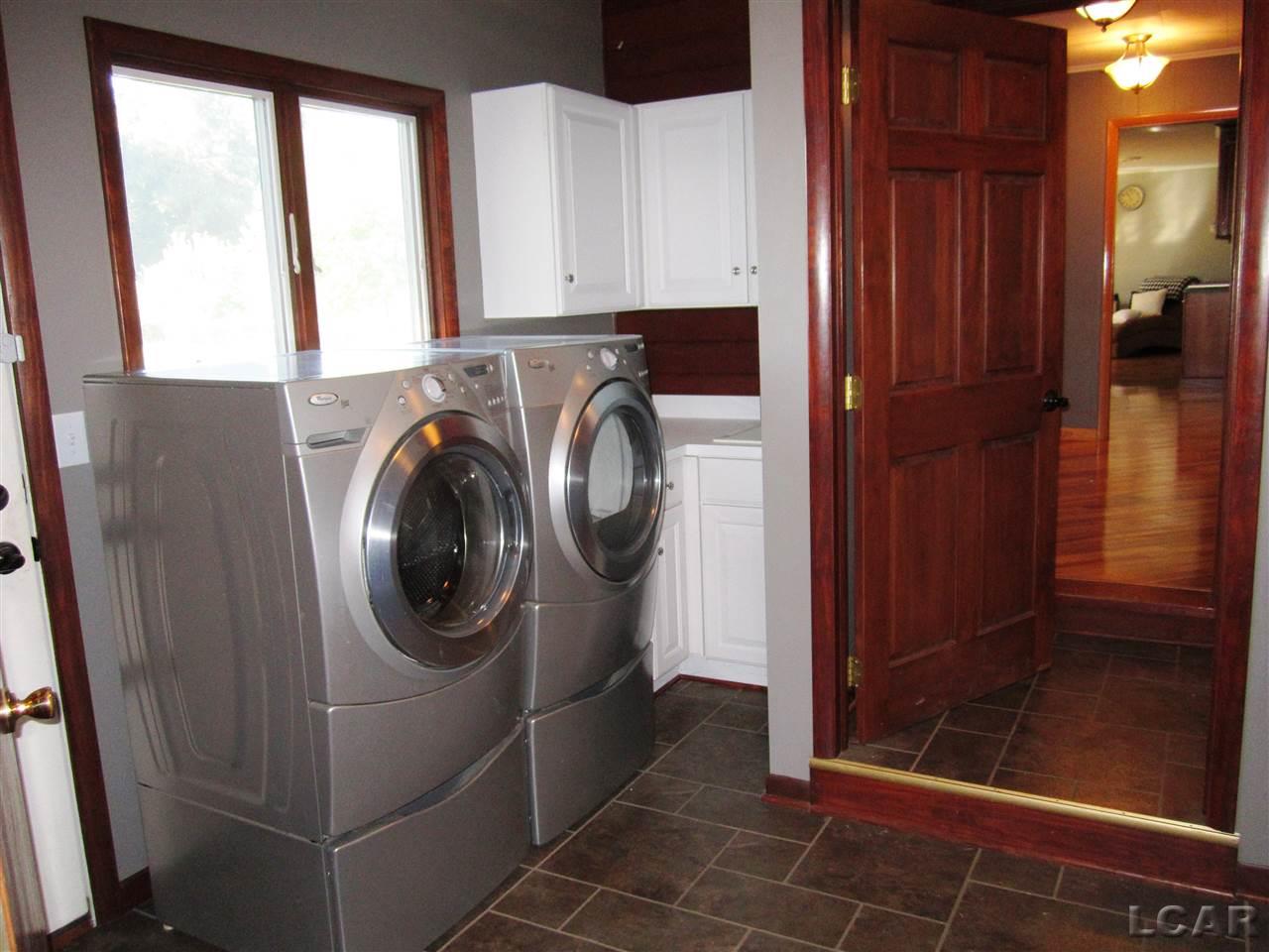 16201 Lowe Road Hudson, MI 49247 - Photo 14 of 21 Mud Room & Laundry