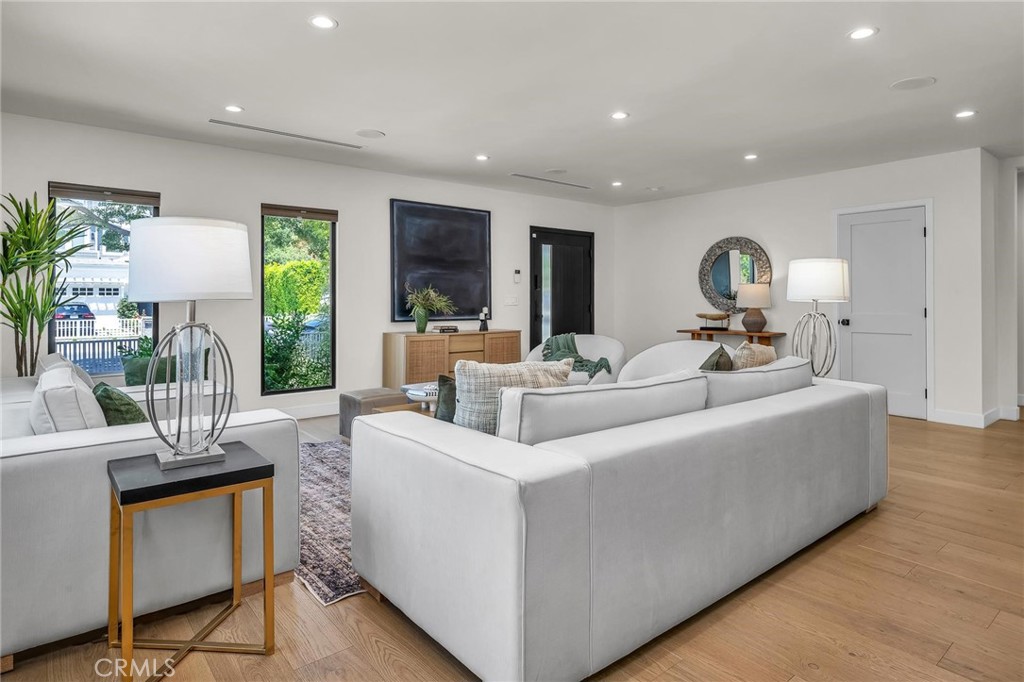 5110 Greenbush Avenue Sherman Oaks, CA 91423 - Photo 13 of 40 a living room with furniture and a large window