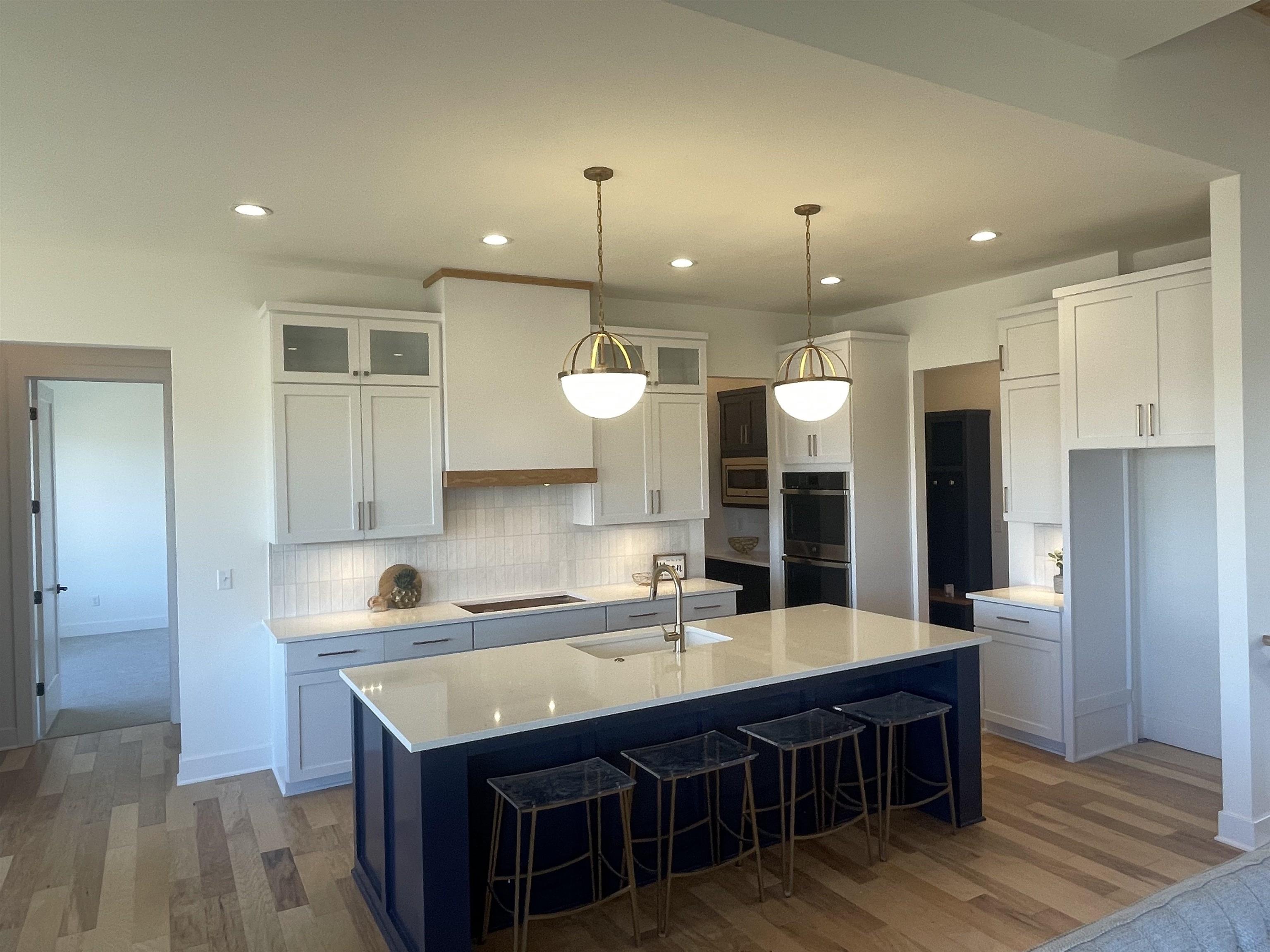 4502 North Cimarron Circle Wichita, KS 67205 - Photo 4 of 30