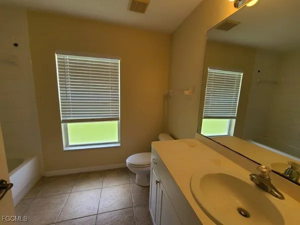 $2,250 | 101 Northwest 13th Street, Cape Coral, FL 33993