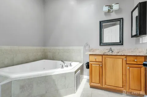 $575,000 | 20 Russell Court, Old Bridge, NJ 07747