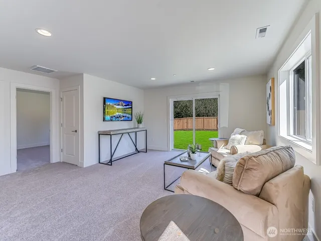 $989,000 | 11624 42nd Avenue South, Tukwila, WA 98168