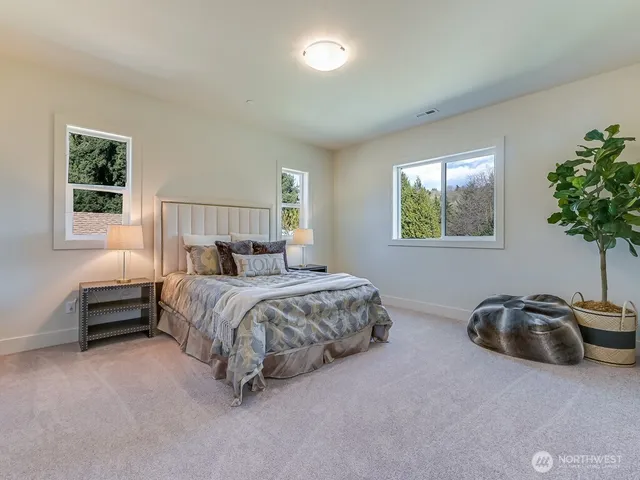 $989,000 | 11624 42nd Avenue South, Tukwila, WA 98168