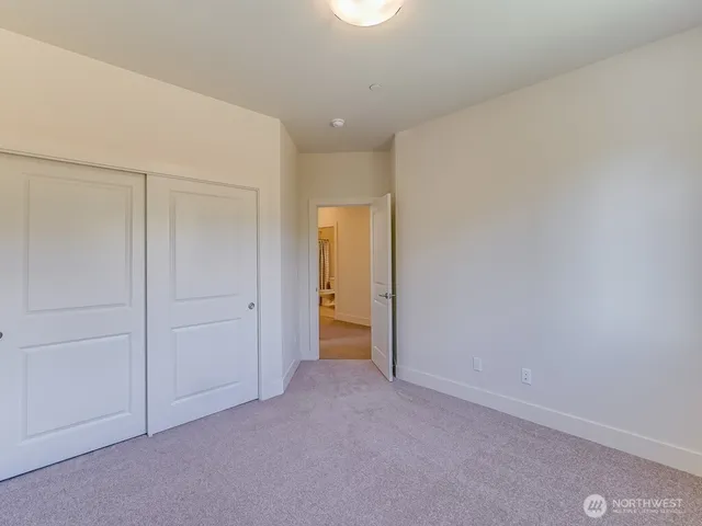 $989,000 | 11624 42nd Avenue South, Tukwila, WA 98168