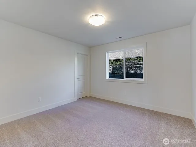 $989,000 | 11624 42nd Avenue South, Tukwila, WA 98168