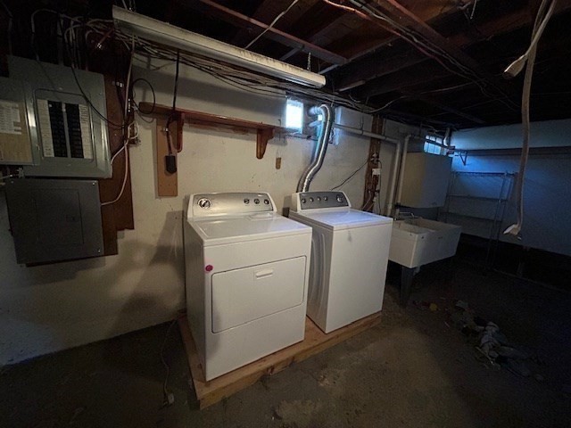 171 Mendon Road Attleboro, MA 02703 - Photo 11 of 11 a utility room with dryer and washer
