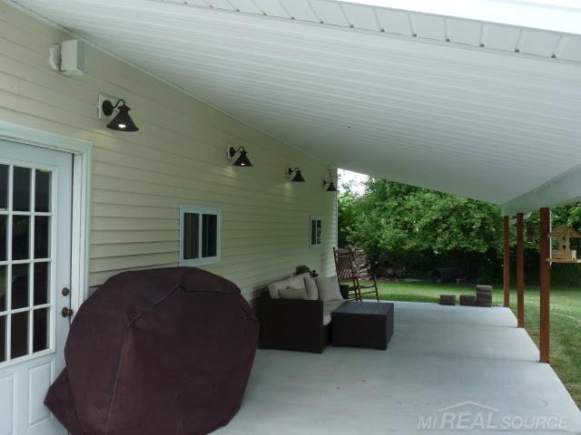 10944 Oatman Road Yale, MI 48097 - Photo 8 of 21 31296197-7.JPG