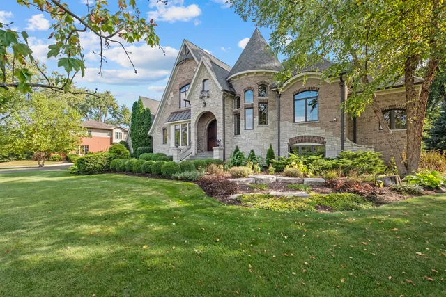 $1,650,000 | 17-w033 87th Street, Willowbrook, IL 60527