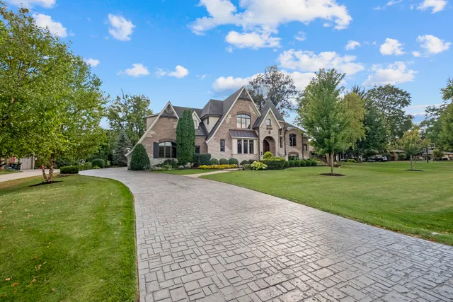 $1,650,000 | 17-w033 87th Street, Willowbrook, IL 60527