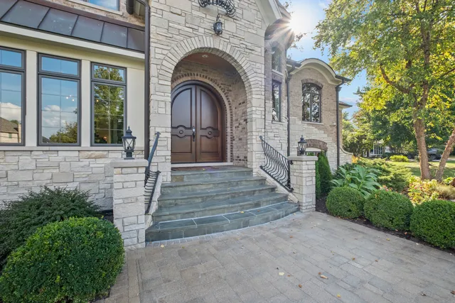 $1,650,000 | 17-w033 87th Street, Willowbrook, IL 60527