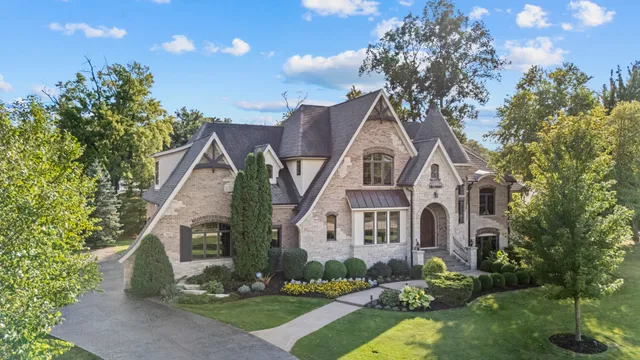 $1,650,000 | 17-w033 87th Street, Willowbrook, IL 60527