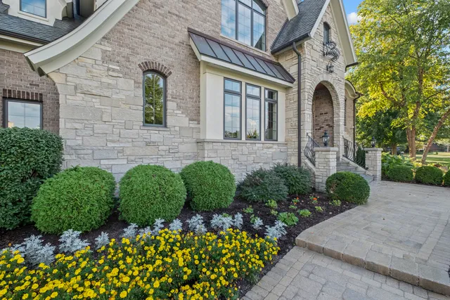 $1,650,000 | 17-w033 87th Street, Willowbrook, IL 60527