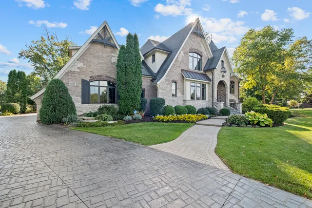 $1,650,000 | 17-w033 87th Street, Willowbrook, IL 60527