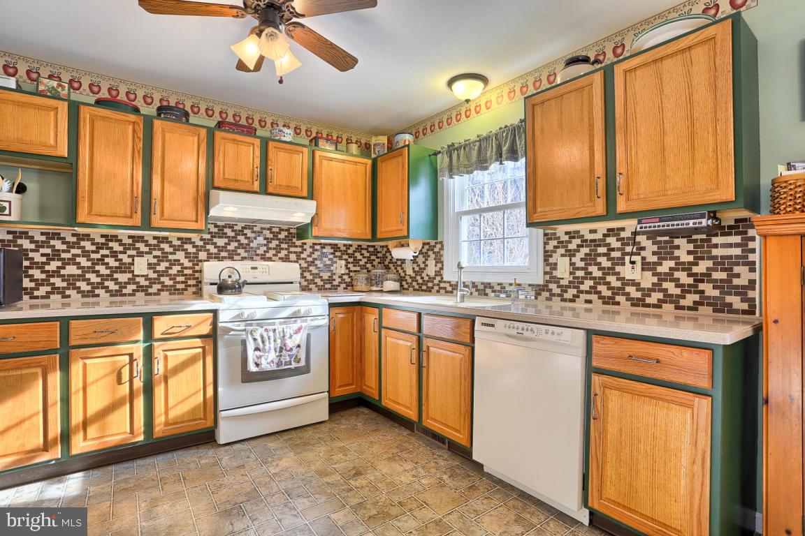 415 Crosswinds Drive Lititz, PA 17543 - Photo 11 of 21 Gallery Image 11