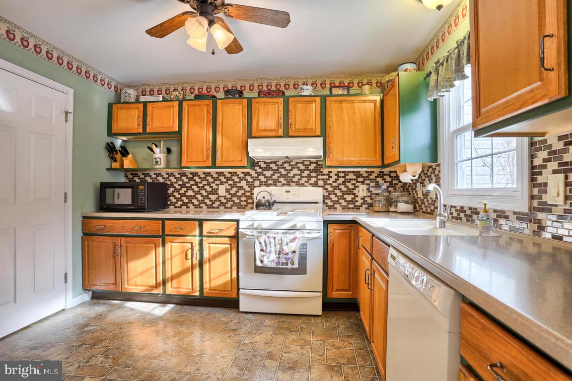 415 Crosswinds Drive Lititz, PA 17543 - Photo 10 of 21 Gallery Image 10