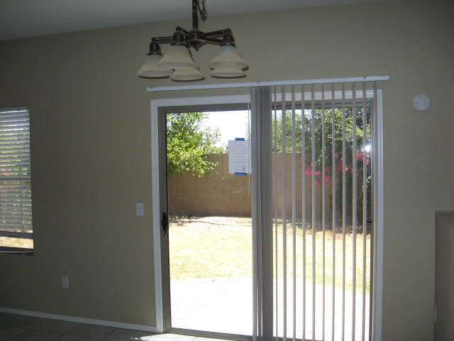 9419 West Eaton Road Phoenix, AZ 85037 - Photo 5 of 27 Dining area v2