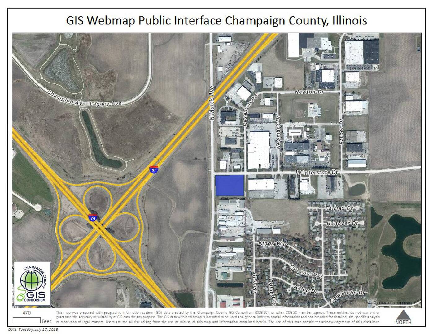 a black and white photo of a living room