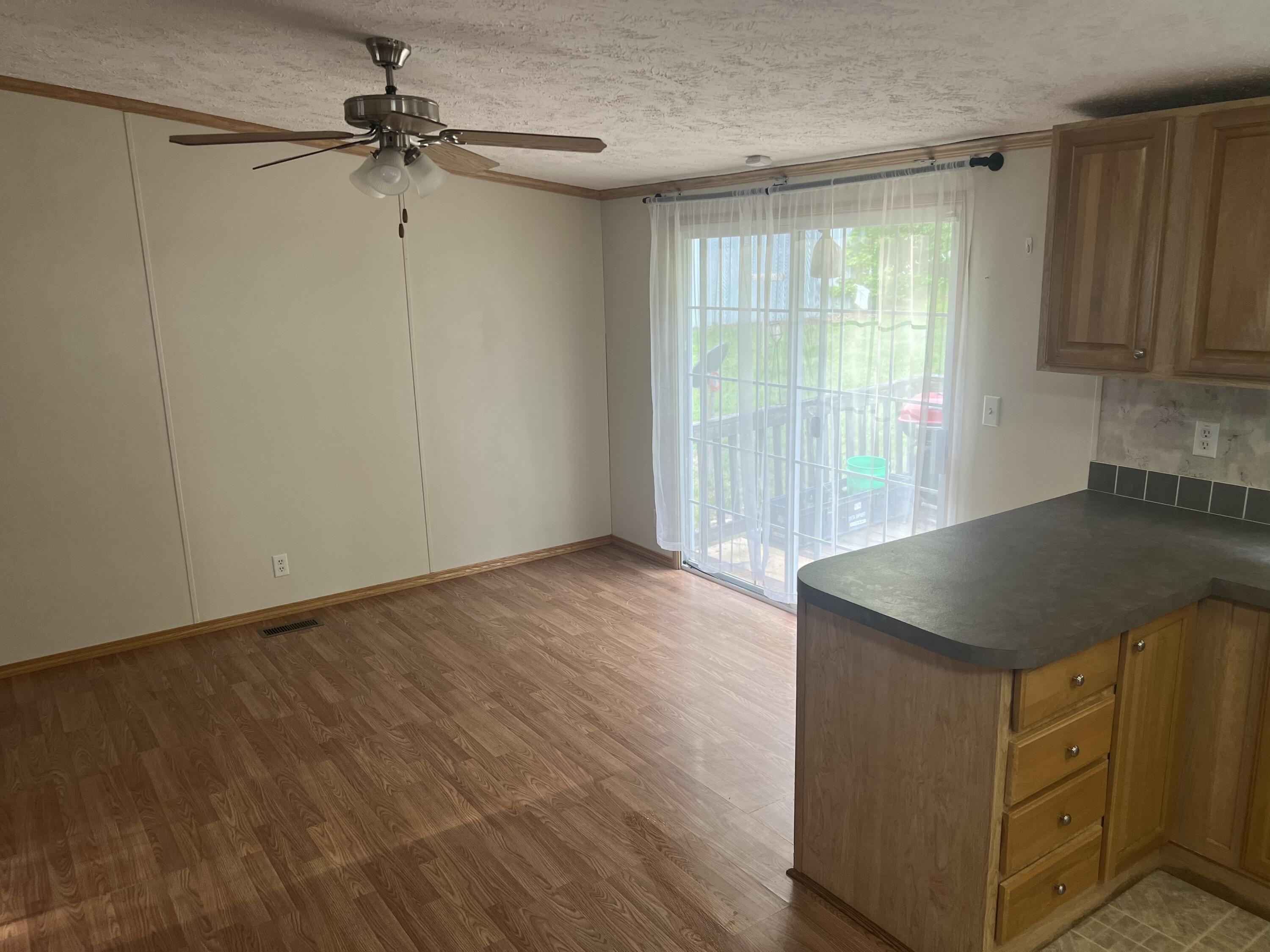 905 Division Road Albany, KY 42602 - Photo 8 of 18 dining room 8
