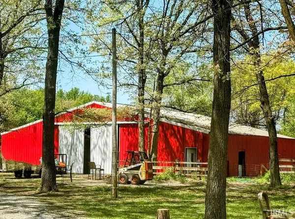 $535,000 | 15752 West 400 North, Medaryville, IN 47957