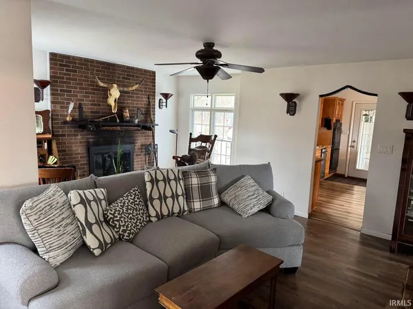 $535,000 | 15752 West 400 North, Medaryville, IN 47957